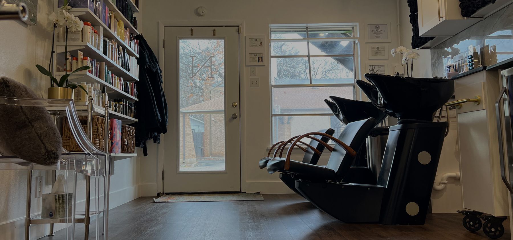 N Salon interior detail